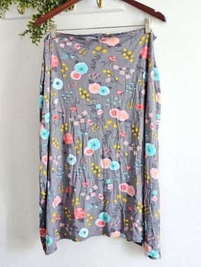Goldbug 5-in-1 Nursing Cover Scarf Floral Gray Baby Car Seat Cover Multi Use